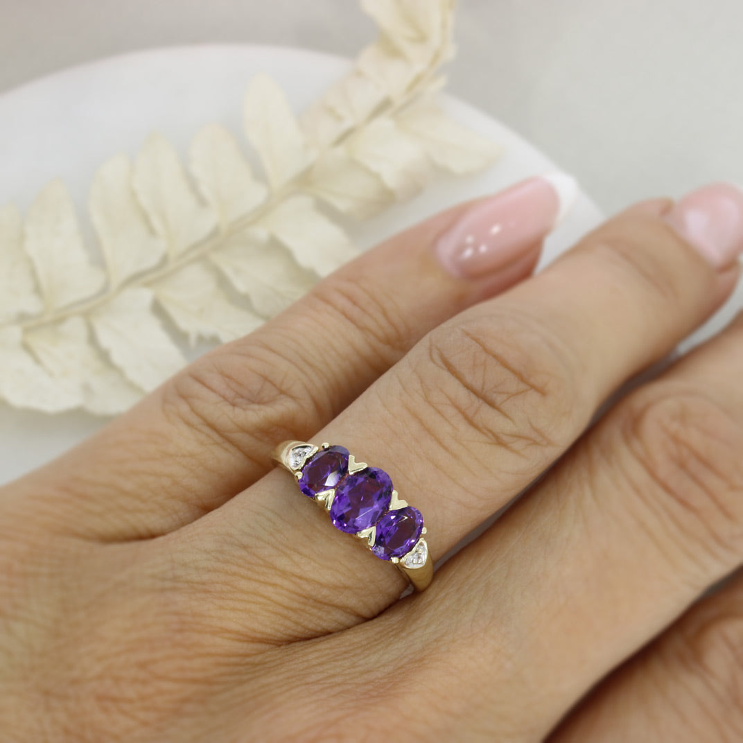 Pre Owned 9ct Yellow Gold Oval Amethyst 3 Stone Ring