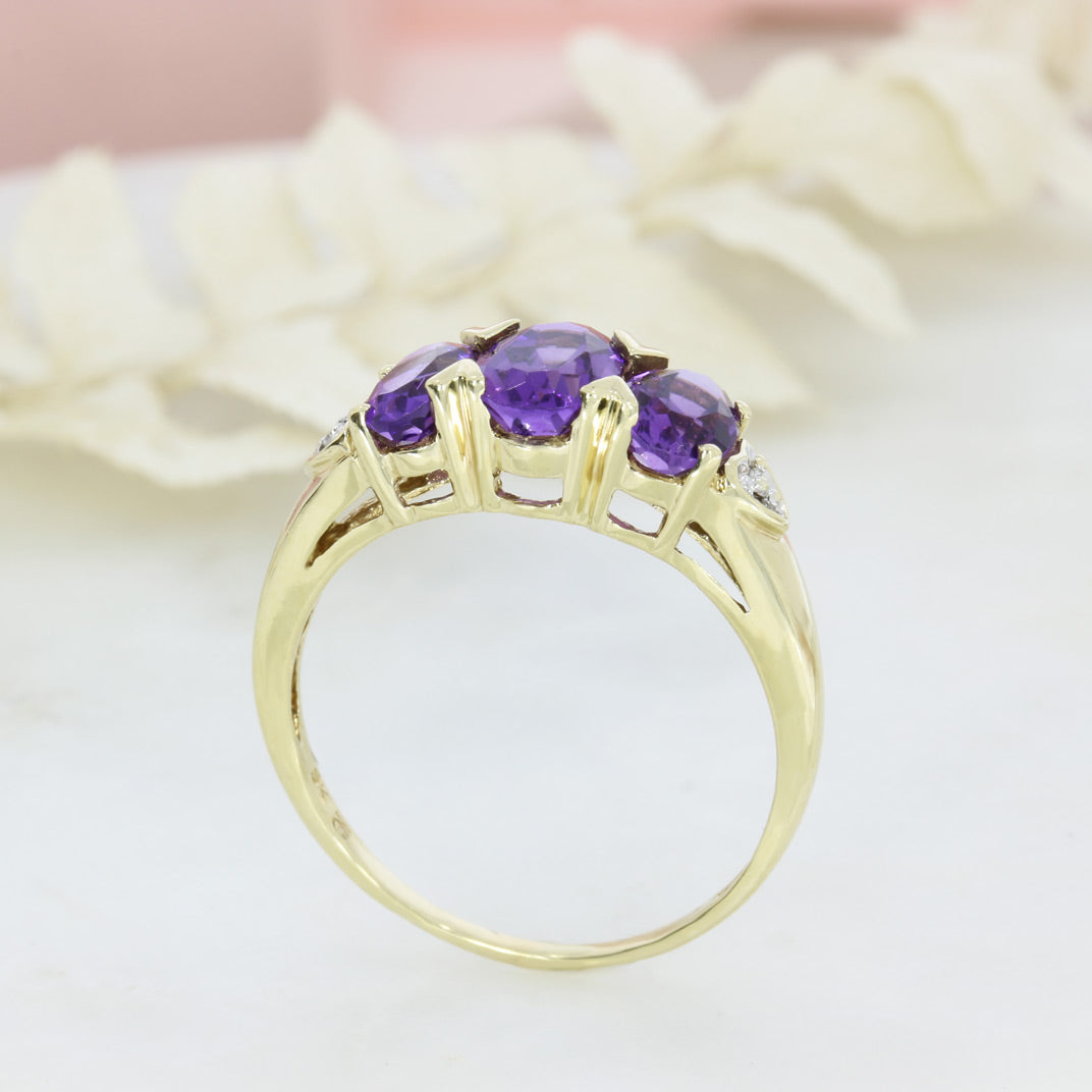 Pre Owned 9ct Yellow Gold Oval Amethyst 3 Stone Ring