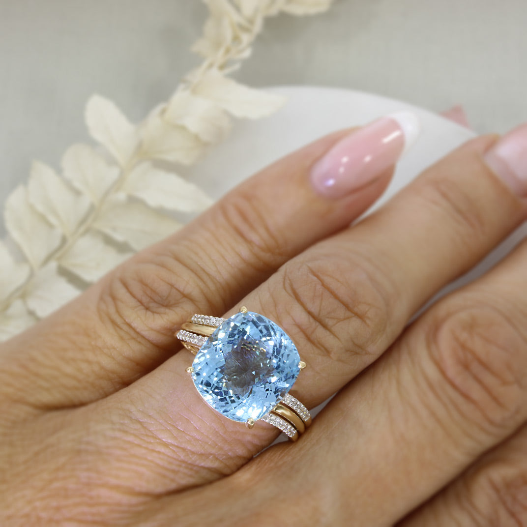 Pre Owned 18ct Yellow Gold 10.6ct Cushion Shape Aquamarine & Diamond Dress Ring