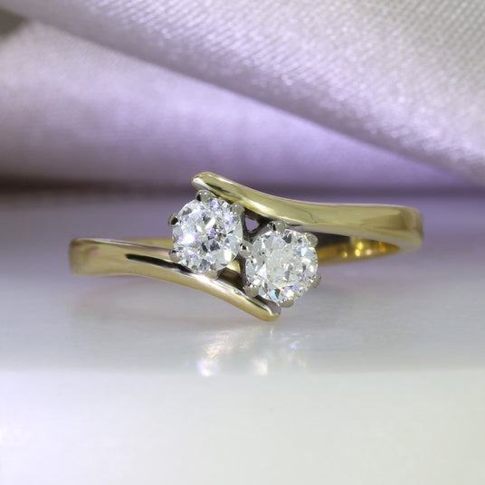 Pre Owned 18ct Gold 2 Stone Crossover Diamond Ring
