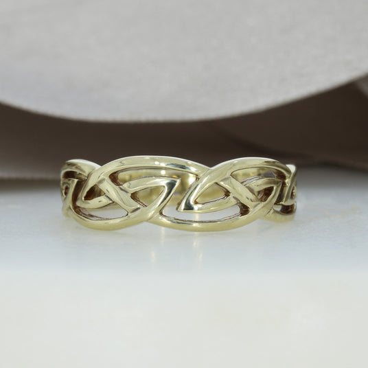 Pre Owned 9ct Yellow Gold Celtic Style Ring
