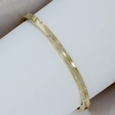 Pre Owned 9ct Yellow Gold Diamond Set Hinged Bangle
