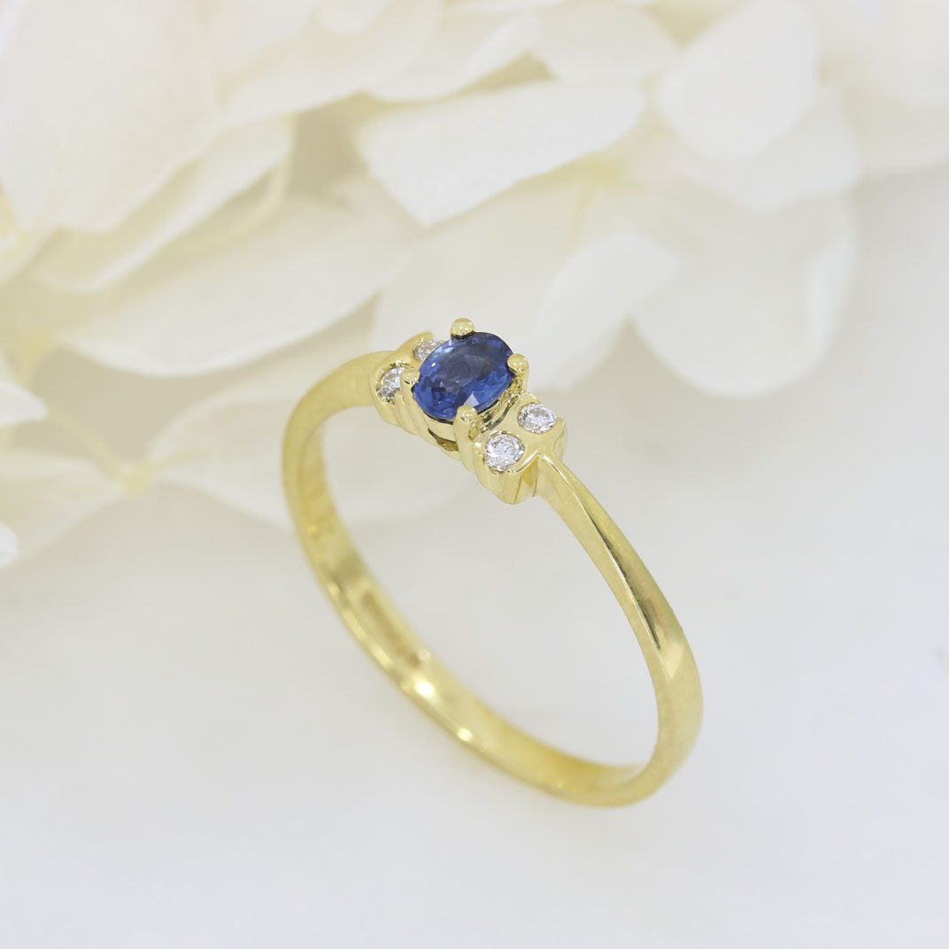 18ct Yellow Gold Dainty Sapphire & Diamond Ring