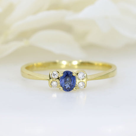 18ct Yellow Gold Dainty Sapphire & Diamond Ring