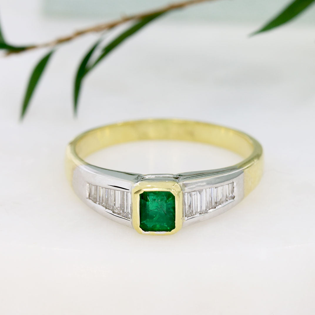 Pre Owned 18ct Yellow & White Gold Emerald & Baguette Diamond Ring