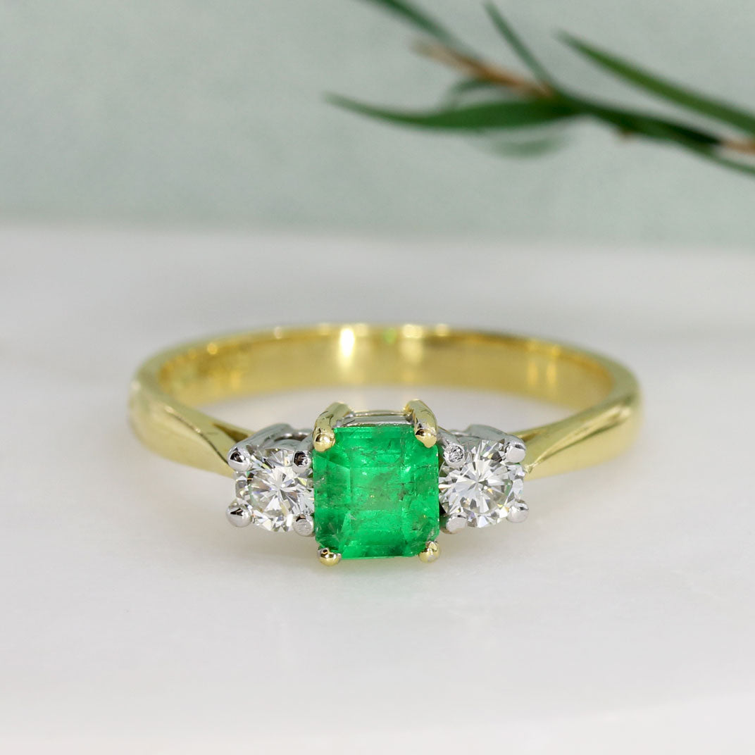 18ct Yellow Gold Square Cut Emerald & Diamonds 3 Stone Ring