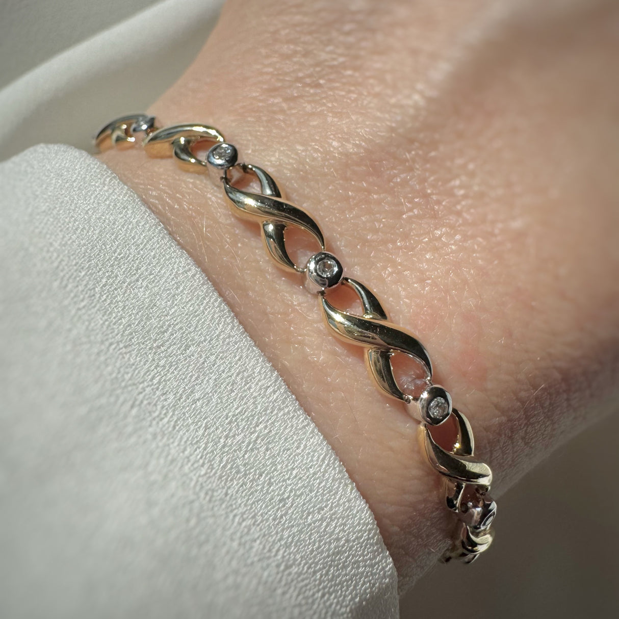 9ct Yellow gold Infinity Diamond Line bracelet 0.15ct