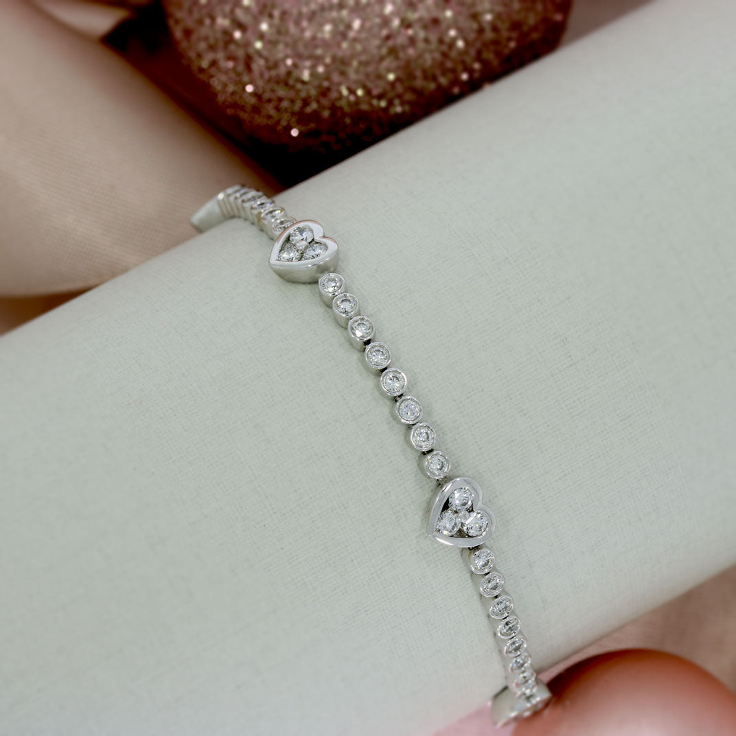Pre Owned 18ct Gold Love Heart Diamond Tennis Bracelet 2.70ct VS