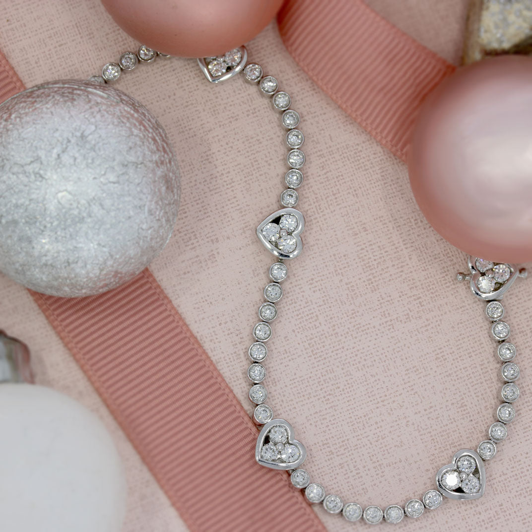 Pre Owned 18ct Gold Love Heart Diamond Tennis Bracelet 2.70ct VS