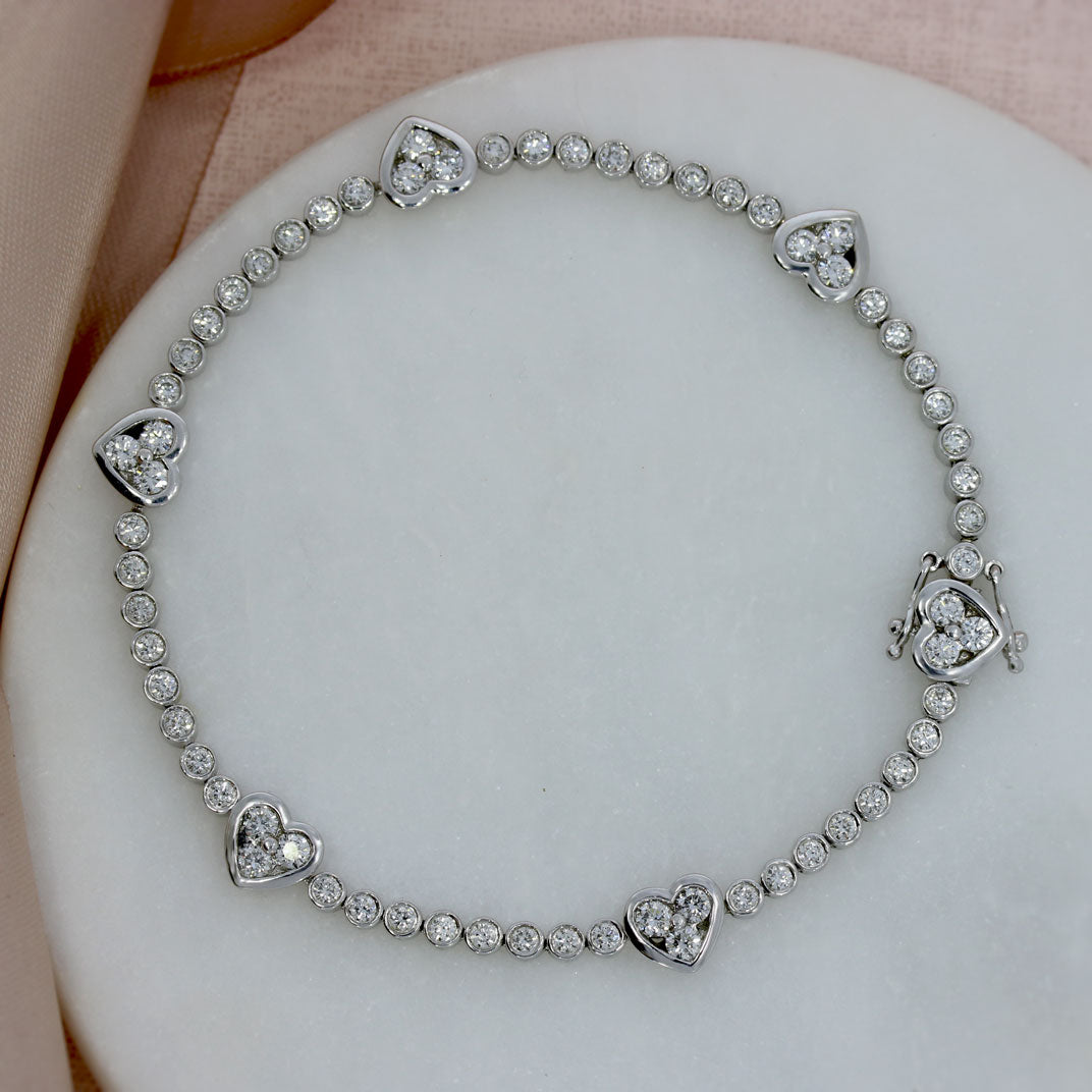 Pre Owned 18ct Gold Love Heart Diamond Tennis Bracelet 2.70ct VS