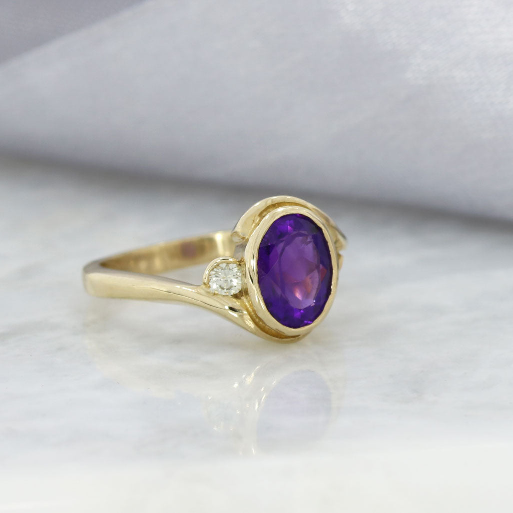 9ct Yellow Gold Oval Amethyst & Diamond Dress Ring