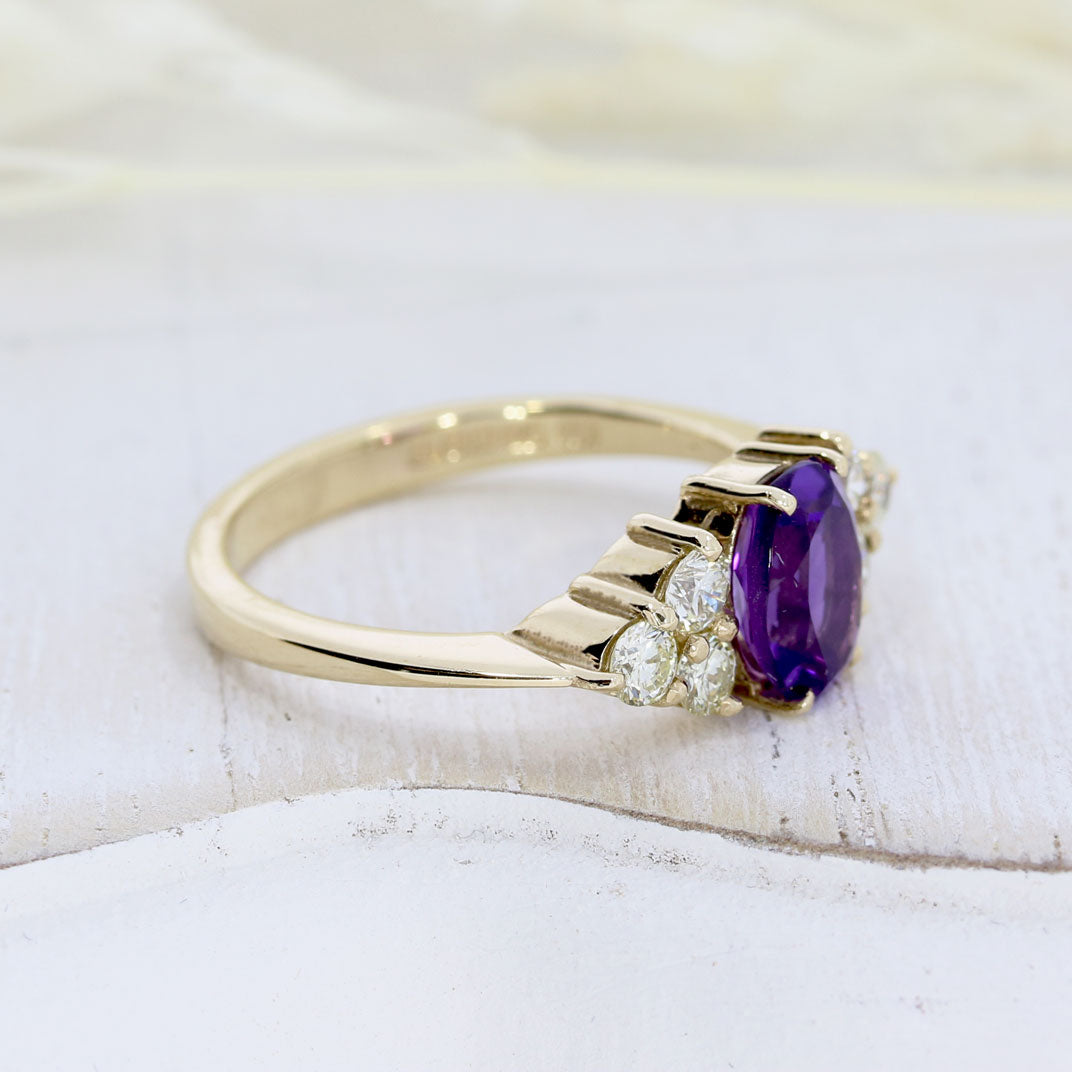 9ct Gold Ring Oval Amethyst & Diamond Ring