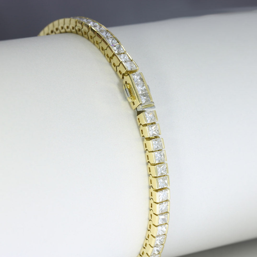 Pre Owned 18ct Gold Diamond Line Bracelet  Approx 7ct-8ct