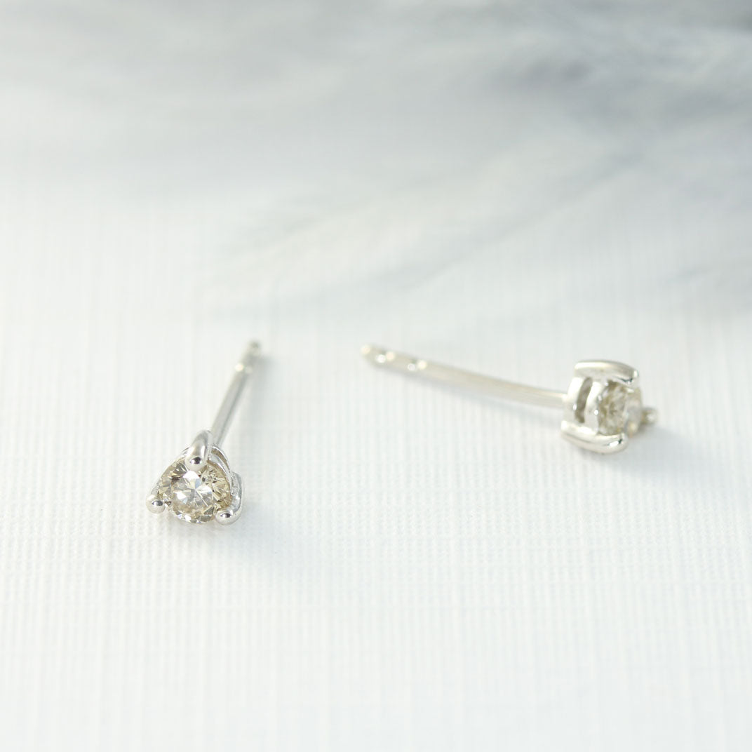 9ct White Gold 3 Claw Brilliant Cut Diamond StudS 0.18ct