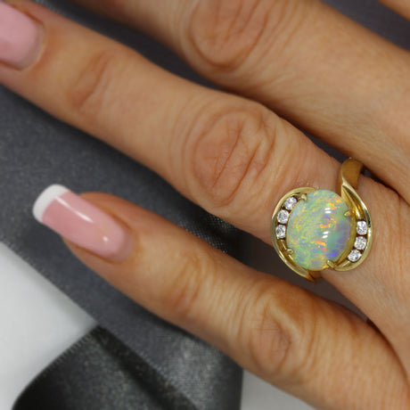 18ct Yellow Gold Opal & Diamond Fancy Ring