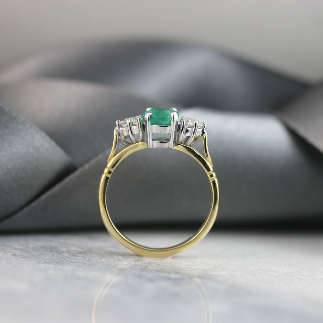 18ct Yellow Gold Emerald & Diamond Ring