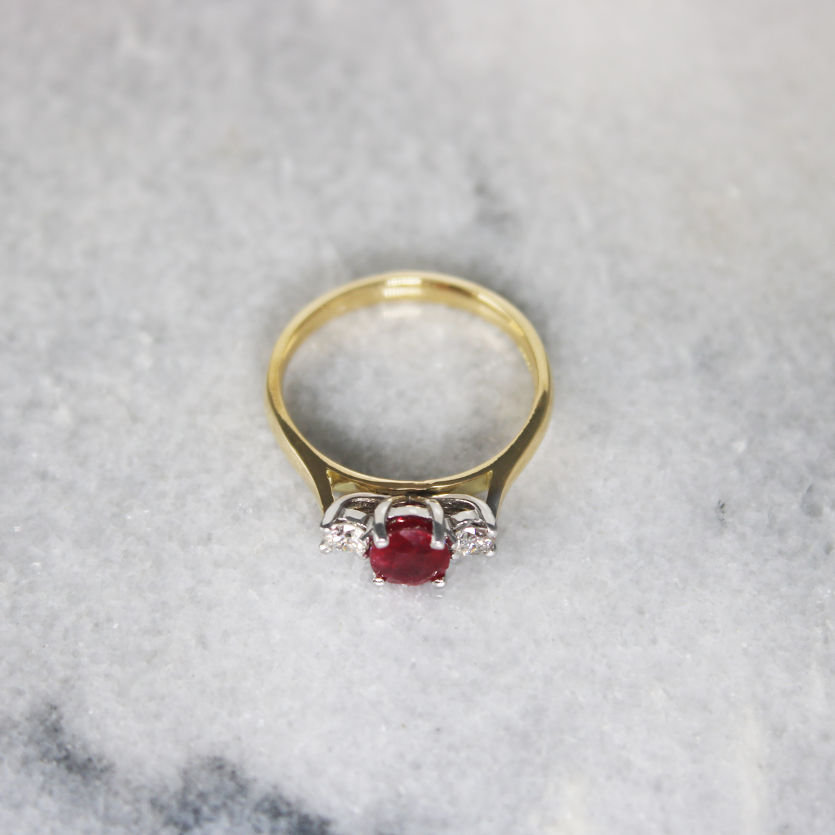 18ct Yellow Gold Ruby & Diamond 3 Stone