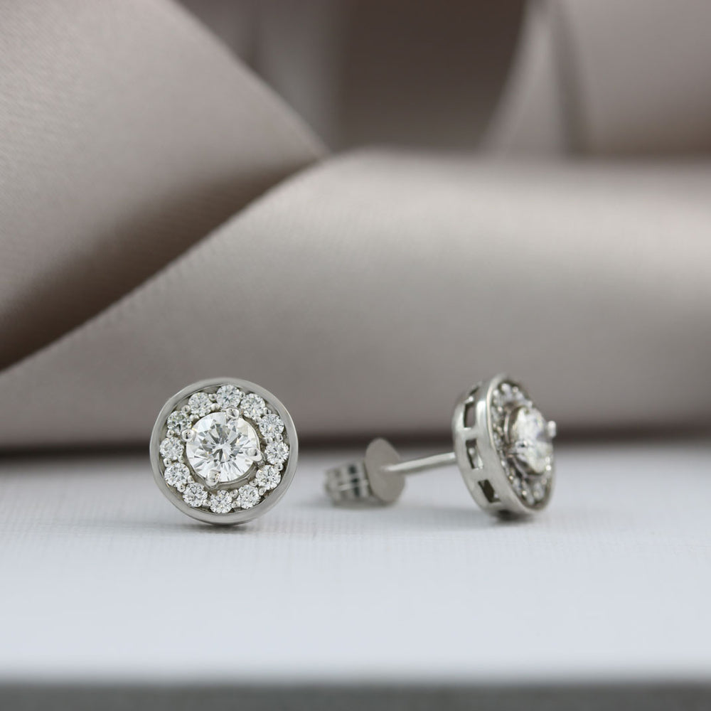 18ct Gold Diamond Cluster Halo Stud Earrings Approx 0.61ct