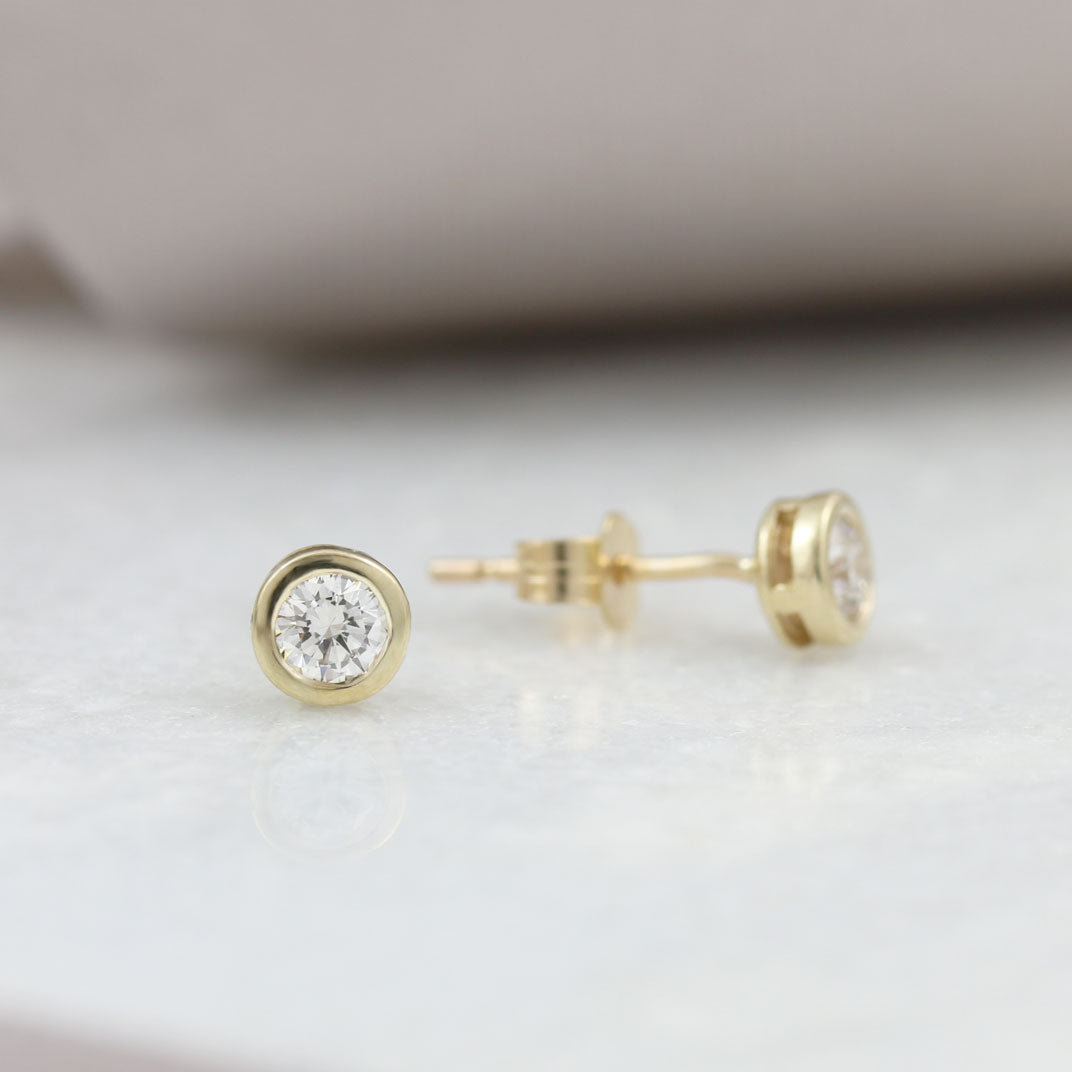 9ct Yellow Gold Diamond Stud Earrings .32ct