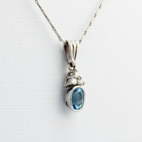 18ct White Gold Aquamarine & Diamond Pendant