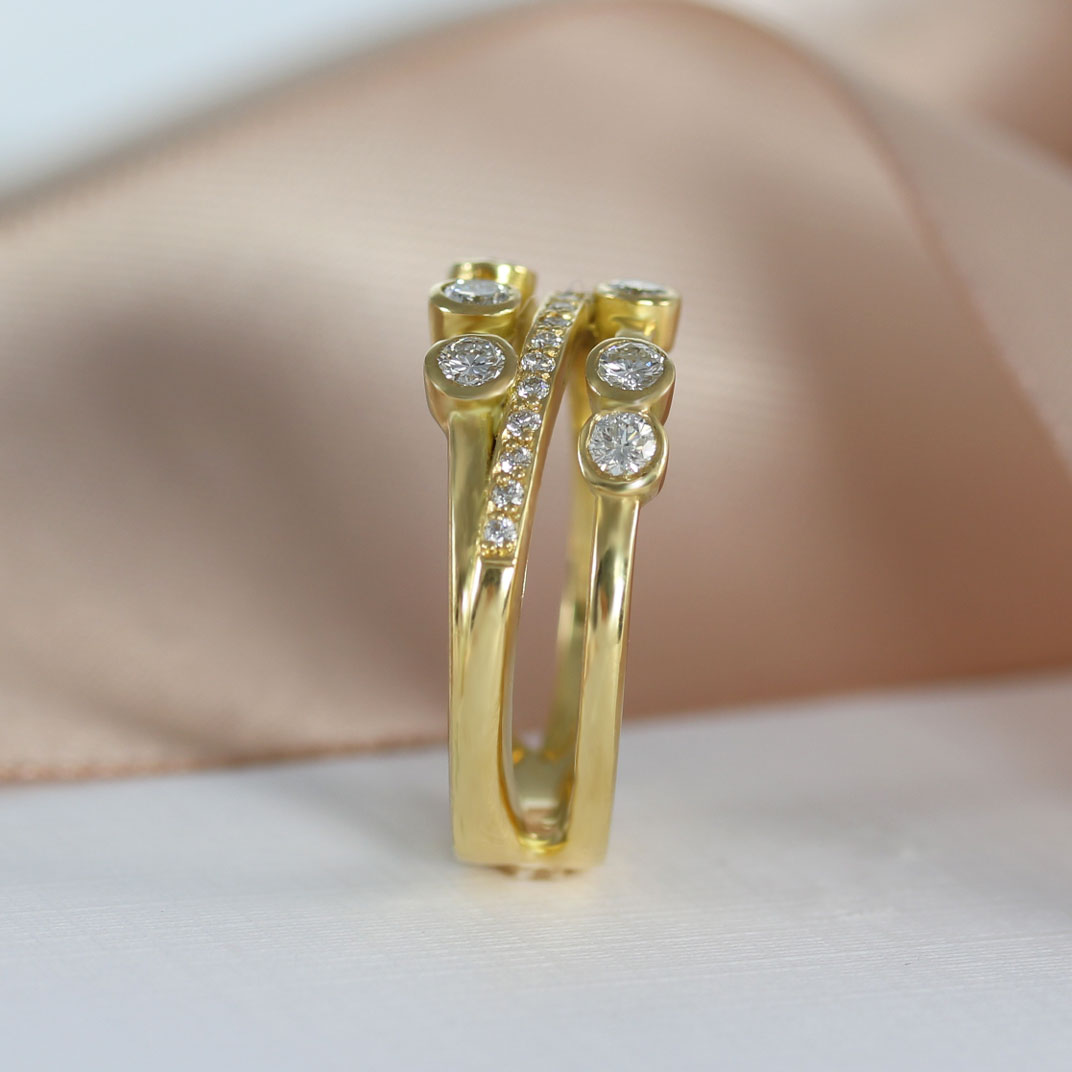 18ct Yellow Gold Bubble Ring with a Pavé Set Middle Row