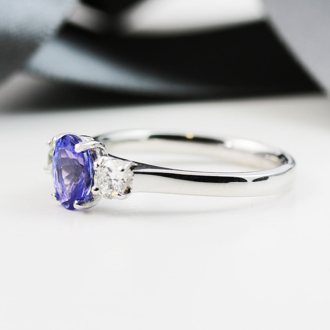 18ct White Gold Tanzanite & Diamond Ring