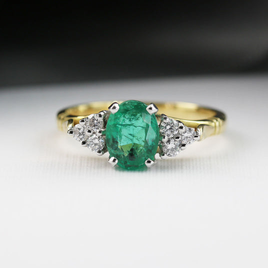 18ct Yellow Gold Emerald & Diamond Ring