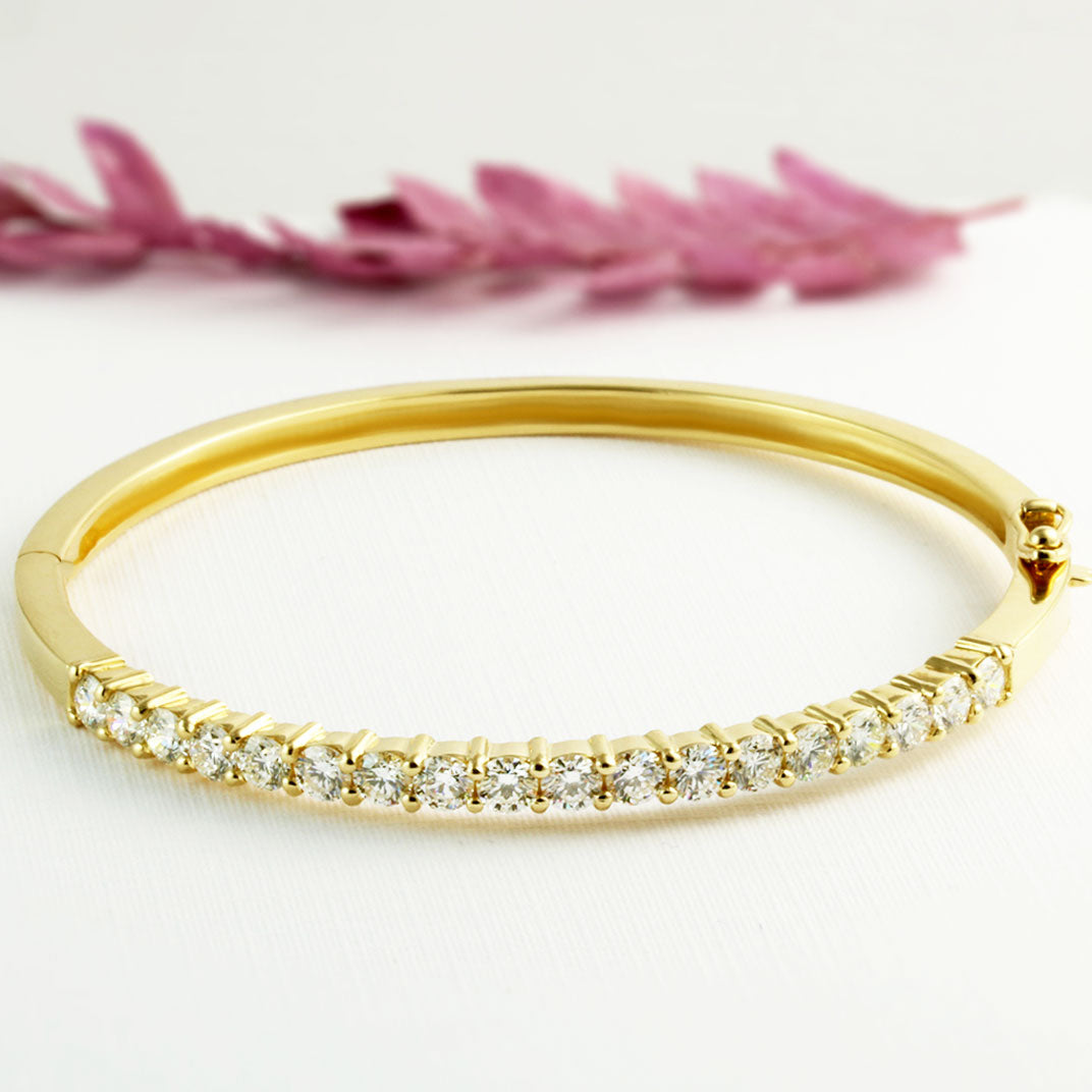 18ct Yellow Gold Claw Set Diamond Bangle 2.80ct