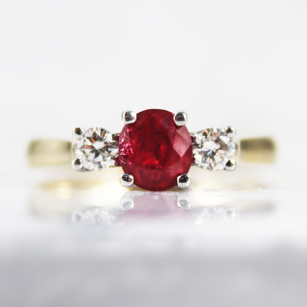 18ct Yellow Gold Ruby & Diamond 3 Stone